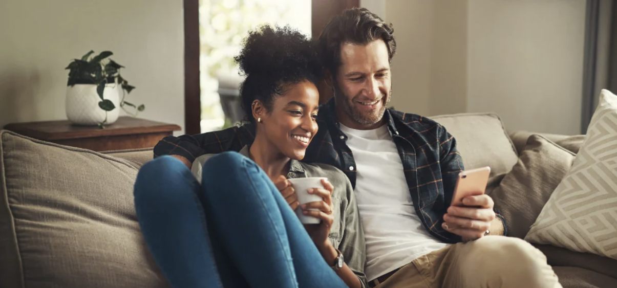 Common-law couple at home — Canadian immigration